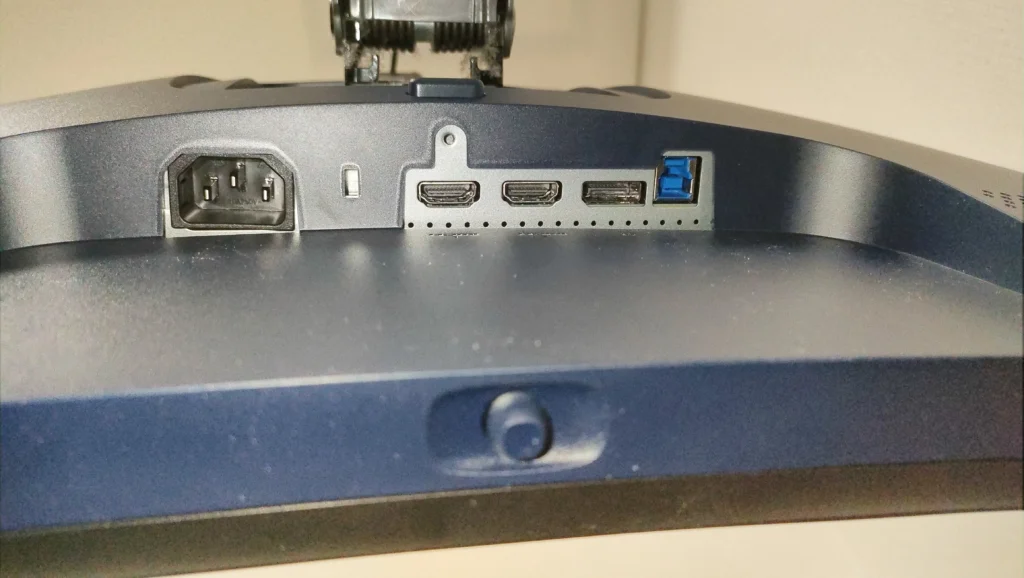 モニター背面画像